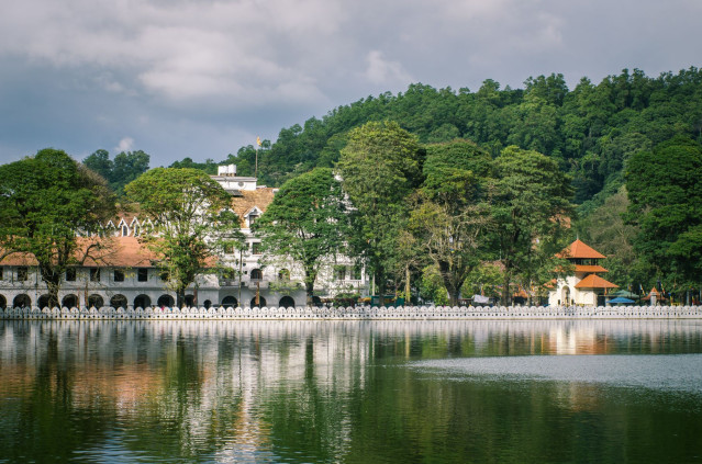 Sri Lanka Urlaub - Kandy Zahntempel
