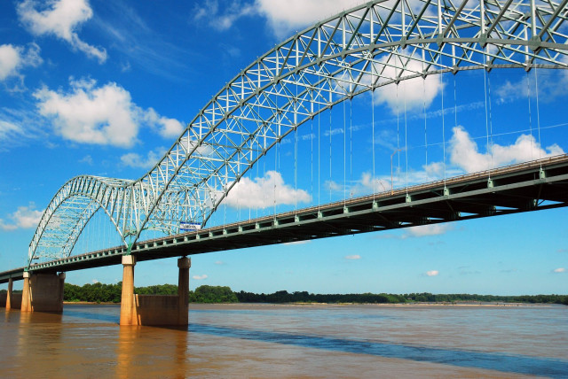 Hernando de Soto Bridge, Memphis