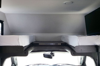 CanaDream RV MHX Maxi Plus Motorhome Schlafbereich By: CanaDream RV Reisebild: CanaDream RV MHX Maxi Plus Motorhome Schlafbereich