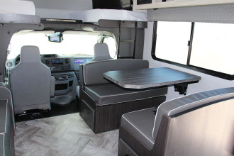 CanaDream RV MHX Maxi Plus Motorhome Innenansicht By: CanaDream RV Reisebild: CanaDream RV MHX Maxi Plus Motorhome Innenansicht