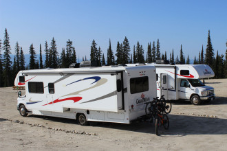 CanaDream RV MHX Maxi Plus Motorhome Außenansicht By: CanaDream RV Reisebild: CanaDream RV MHX Maxi Plus Motorhome Außenansicht