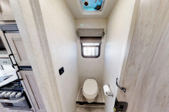 CanaDream RV SVC Super Van Conversion Bad By: CanaDream RV Reisebild: CanaDream RV SVC Super Van Conversion Bad