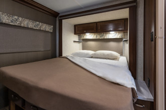 CanaDream RV SVC Super Van Conversion Schlafbereich By: CanaDream RV Reisebild: CanaDream RV SVC Super Van Conversion Schlafbereich