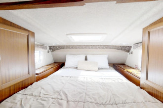 CanaDream RV TCA Maxi Travel Camper Schlafbereich By: CanaDream RV Reisebild: CanaDream RV TCA Maxi Travel Camper Schlafbereich