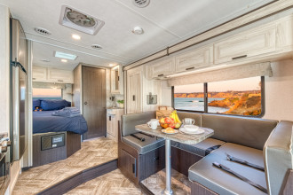 El Monte RV Innenansicht By: El Monte RV Reisebild: El Monte RV Innenansicht