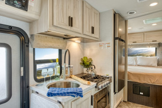 El Monte RV Innenansicht By: El Monte RV Reisebild: El Monte RV Innenansicht