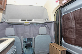 Reisebild: Wohnmobil Urlaub Kanada Four Seasons RV Van Conversion Innenansicht