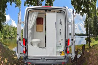 Reisebild: Wohnmobil Urlaub Kanada Four Seasons RV Van Conversion Bad
