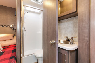 Reisebild: Wohnmobil Urlaub Kanada Four Seasons RV C-Large Bad