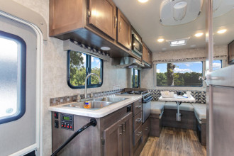 Reisebild: Wohnmobil Urlaub Kanada Four Seasons RV C-Small Innenansicht
