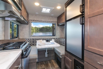 Reisebild: Wohnmobil Urlaub Kanada Four Seasons RV C-Small Innenansicht