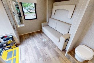 Wohnmobil Urlaub Kanada Fraserway Barrierefreies Wohnmobil Innenansicht By: Fraserway RV Reisebild: Wohnmobil Urlaub Kanada Fraserway Barrierefreies Wohnmobil Innenansicht