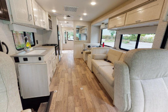 Wohnmobil Urlaub Kanada Fraserway Barrierefreies Wohnmobil Innenansicht By: Fraserway RV Reisebild: Wohnmobil Urlaub Kanada Fraserway Barrierefreies Wohnmobil Innenansicht