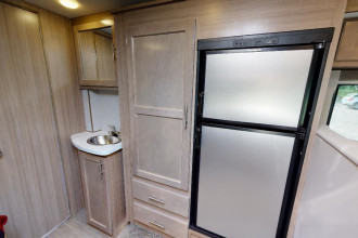 Wohnmobil Urlaub Kanada Fraserway C-Large Küche By: Fraserway RV Reisebild: Wohnmobil Urlaub Kanada Fraserway C-Large Küche