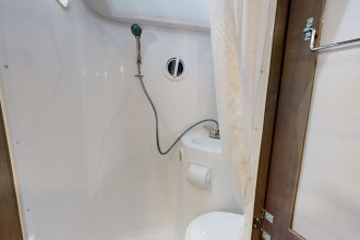 Wohnmobil Urlaub Kanada Fraserway C-Small Bad By: Fraserway RV Reisebild: Wohnmobil Urlaub Kanada Fraserway C-Small Bad