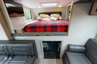 Wohnmobil Urlaub Kanada Fraserway Overlander Schlafbereich By: Fraserway RV Reisebild: Wohnmobil Urlaub Kanada Fraserway Overlander Schlafbereich