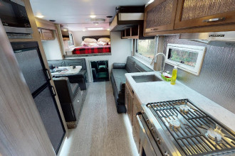 Wohnmobil Urlaub Kanada Fraserway Overlander Küche By: Fraserway RV Reisebild: Wohnmobil Urlaub Kanada Fraserway Overlander Küche