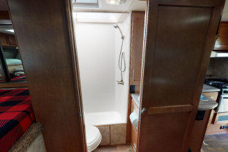 Wohnmobil Urlaub Kanada Fraserway Truck Camper mit Etagenbett Bad By: Fraserway RV Reisebild: Wohnmobil Urlaub Kanada Fraserway Truck Camper mit Etagenbett Bad