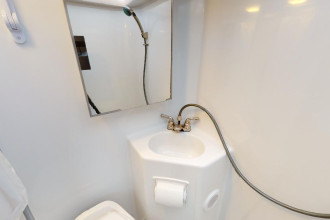 Wohnmobil Urlaub Kanada Fraserway Truck Camper mit Slide Out Bad By: Fraserway RV Reisebild: Wohnmobil Urlaub Kanada Fraserway Truck Camper mit Slide Out Bad