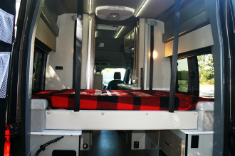 Wohnmobil Urlaub Kanada Fraserway Schlafbereich Van Conversion By: Fraserway RV Reisebild: Wohnmobil Urlaub Kanada Fraserway Schlafbereich Van Conversion