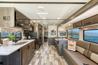 Road Bear RV Innenansicht By: Road Bear RV Reisebild: Road Bear RV Innenansicht