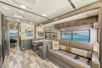 Road Bear RV Innenansicht By: Road Bear RV Reisebild: Road Bear RV Innenansicht