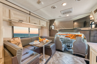 Road Bear RV Innenansicht By: Road Bear RV Reisebild: Road Bear RV Innenansicht