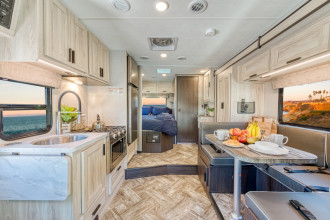 Road Bear RV Innenansicht By: Road Bear RV Reisebild: Road Bear RV Innenansicht