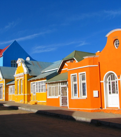 Foto 2 bunte Häuser in Lüderitz