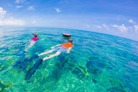 kids-schwimmen-meer Florida Reise