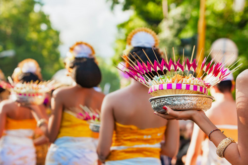 Reise Indonesien: traditionelle Zeremonie
