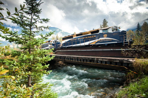 Rocky Mountaineer  By: Rocky Mountaineer 