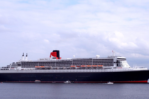 Queen Mary 2 