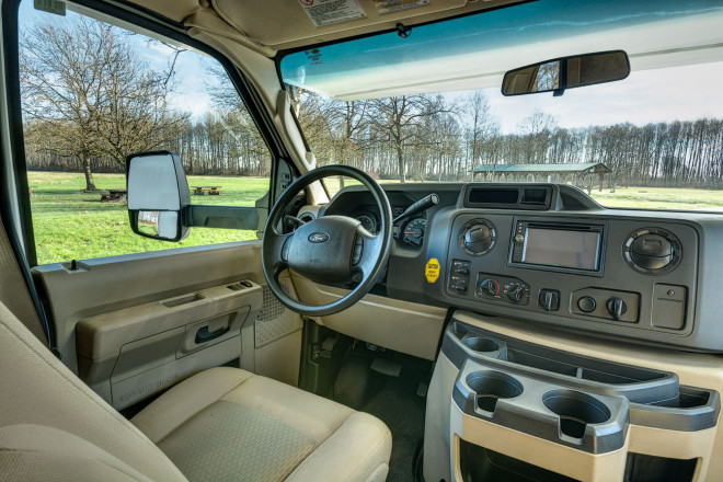 CanaDream RV MHA Maxi Motorhome Fahrerkabine Foto des Modells - CanaDream RV MHA Maxi Motorhome Fahrerkabine