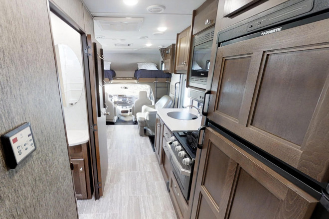 CanaDream RV MHA Maxi Motorhome Innenansicht Foto des Modells - CanaDream RV MHA Maxi Motorhome Innenansicht