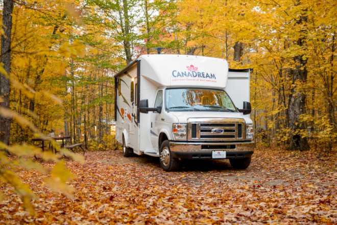 CanaDream RV SVC Super Van Conversion Außenansicht Foto des Modells - CanaDream RV SVC Super Van Conversion Außenansicht