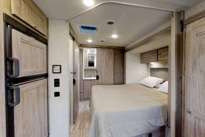 CanaDream RV SVC Super Van Conversion Schlafbereich Foto des Modells - CanaDream RV SVC Super Van Conversion Schlafbereich