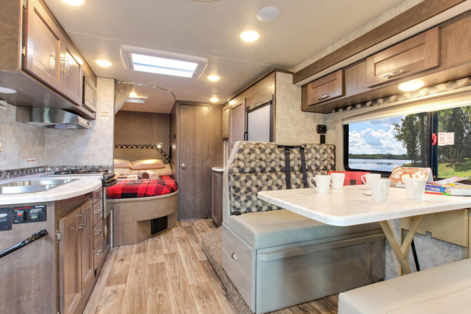 Wohnmobil Urlaub Kanada Four Seasons RV C-Large Innenansicht Foto des Modells - Wohnmobil Urlaub Kanada Four Seasons RV C-Large Innenansicht
