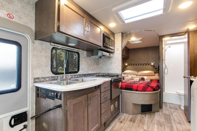 Wohnmobil Urlaub Kanada Four Seasons RV C-Large Innenansicht Foto des Modells - Wohnmobil Urlaub Kanada Four Seasons RV C-Large Innenansicht