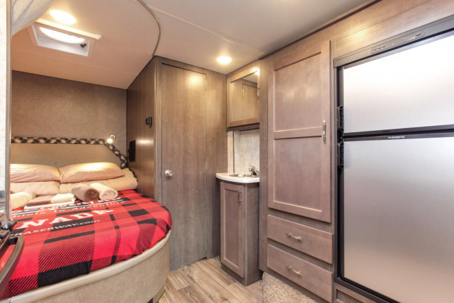 Wohnmobil Urlaub Kanada Four Seasons RV C-Large Innenansicht Foto des Modells - Wohnmobil Urlaub Kanada Four Seasons RV C-Large Innenansicht
