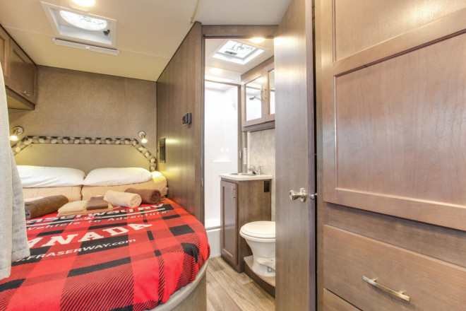 Wohnmobil Urlaub Kanada Four Seasons RV C-Medium Schlafbereich Foto des Modells - Wohnmobil Urlaub Kanada Four Seasons RV C-Medium Schlafbereich