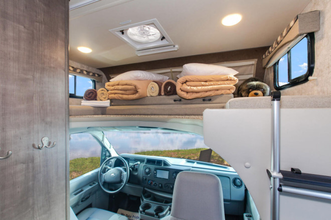 Wohnmobil Urlaub Kanada Four Seasons RV C-Small Innenansicht Foto des Modells - Wohnmobil Urlaub Kanada Four Seasons RV C-Small Innenansicht