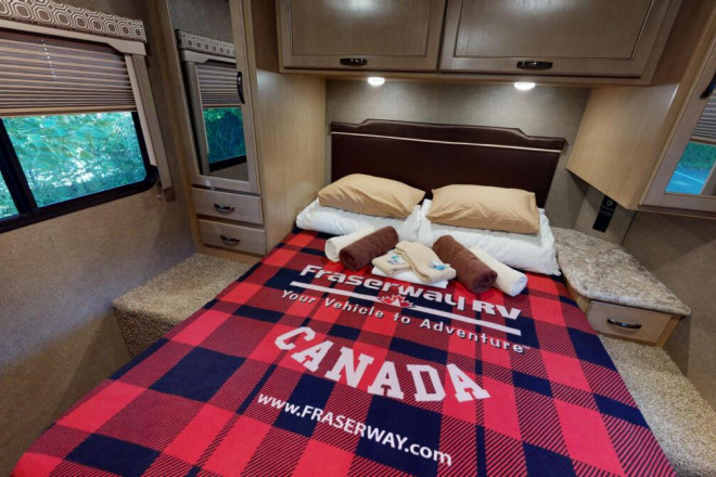 Wohnmobil Urlaub Kanada Four Seasons RV C-XLarge Schlafbereich Foto des Modells - Wohnmobil Urlaub Kanada Four Seasons RV C-XLarge Schlafbereich
