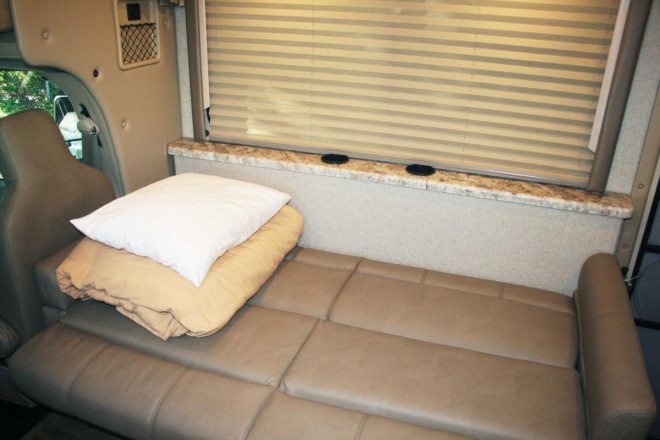 Wohnmobil Urlaub Kanada Four Seasons RV C-XLarge Schlafbereich Foto des Modells - Wohnmobil Urlaub Kanada Four Seasons RV C-XLarge Schlafbereich