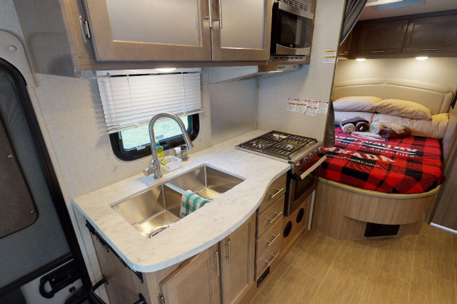 Foto des Modells - Wohnmobil Urlaub Kanada Fraserway C-Large Innenansicht