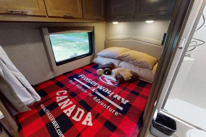 Foto des Modells - Wohnmobil Urlaub Kanada Fraserway C-Large Schlafbereich