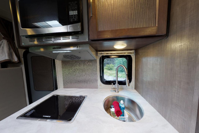 Foto des Modells - Wohnmobil Urlaub Kanada Fraserway C-Medium Küche