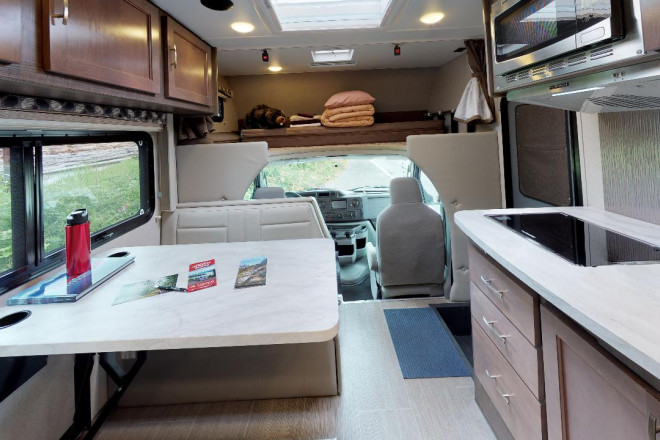 Foto des Modells - Wohnmobil Urlaub Kanada Fraserway C-Medium Küche