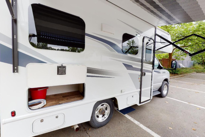Foto des Modells - Wohnmobil Urlaub Kanada Fraserway C-Small Außenansicht