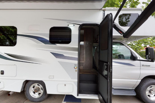 Foto des Modells - Wohnmobil Urlaub Kanada Fraserway C-Small Außenansicht